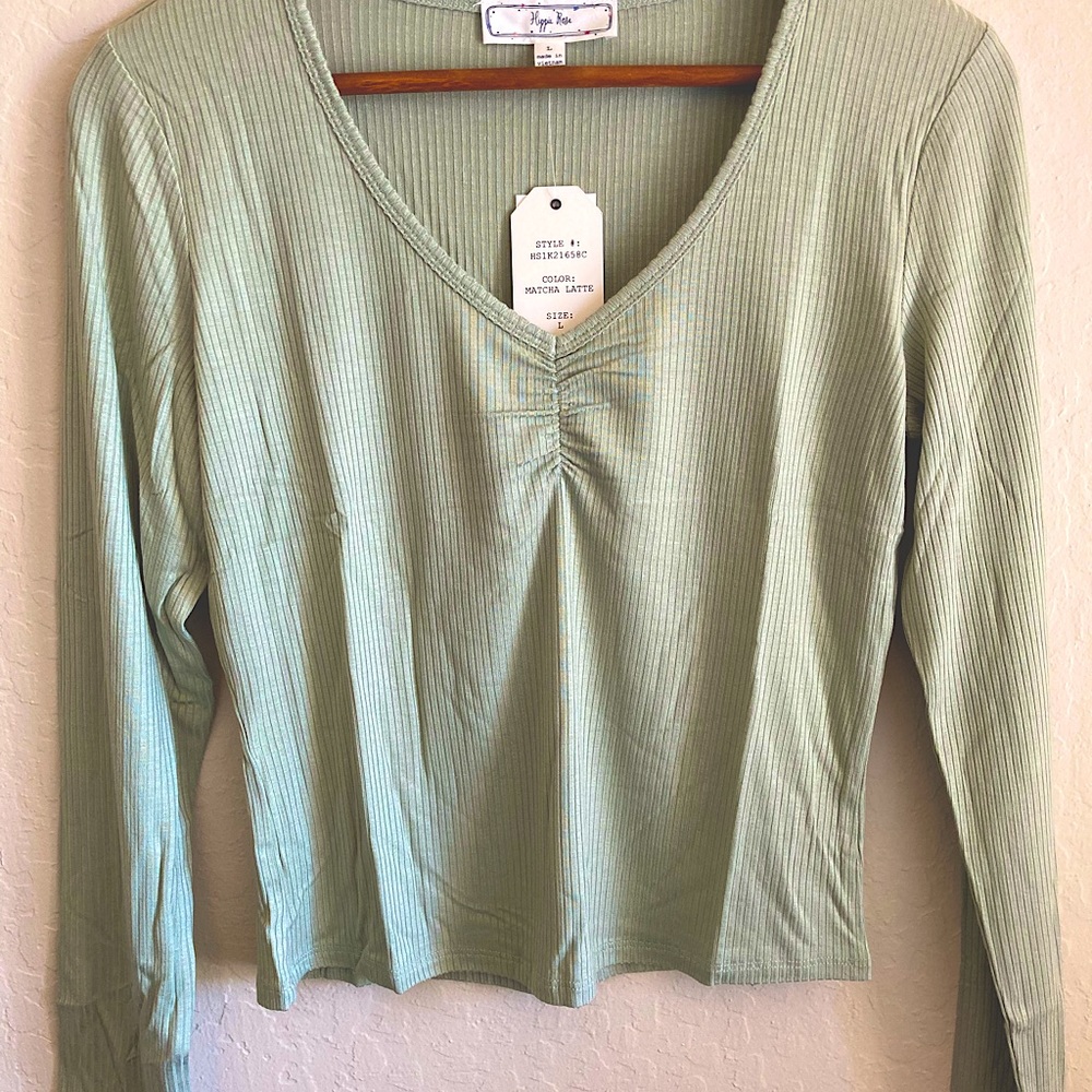 Hippie Rose Ruched-Front Rib-Knit Top - Picture 4 of 9